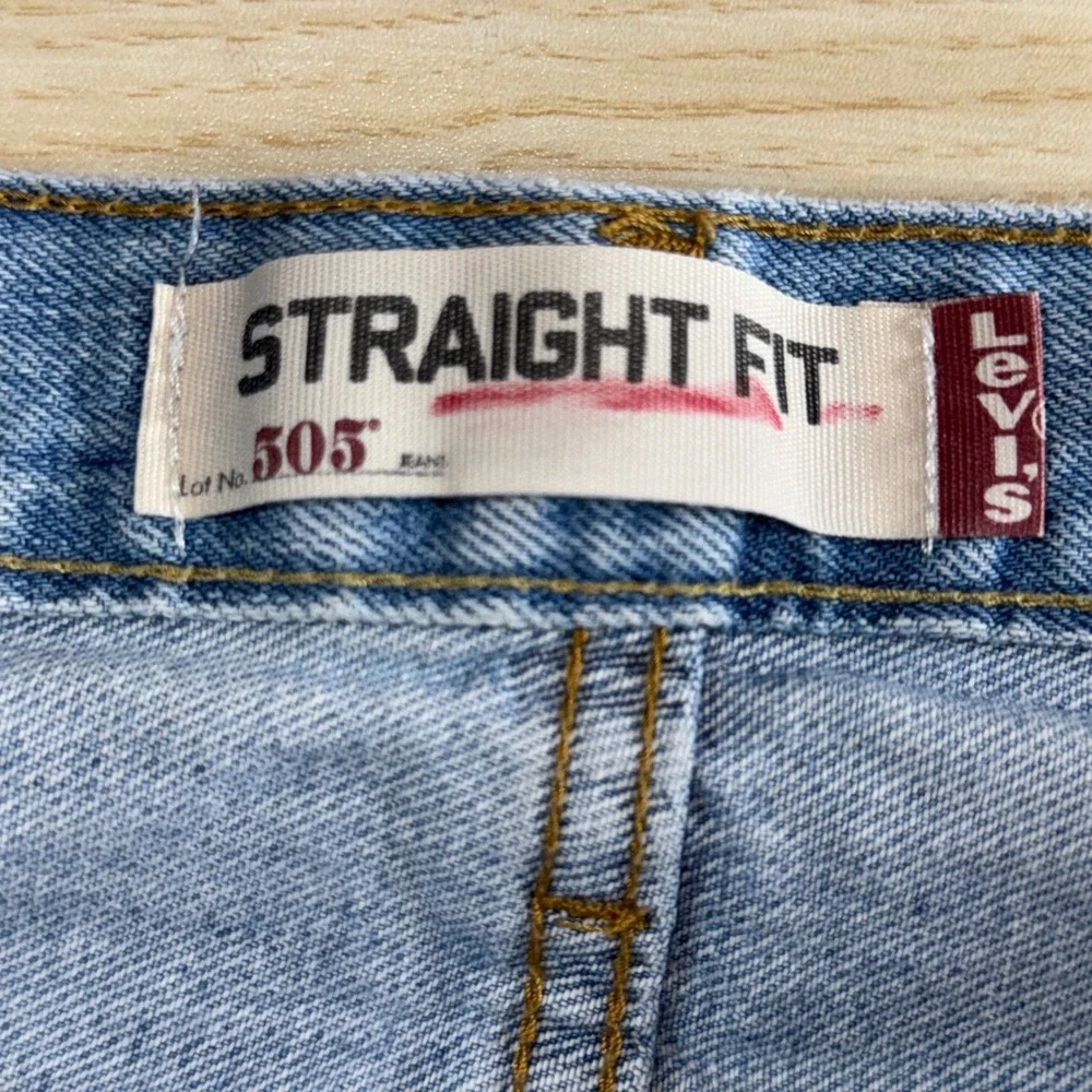 Levi's 505 Straight Fit Jeans Mens 38x32 Light Wash Blue Excellent Denim Cotton